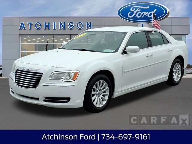 Used 2014 Chrysler 300 image 1