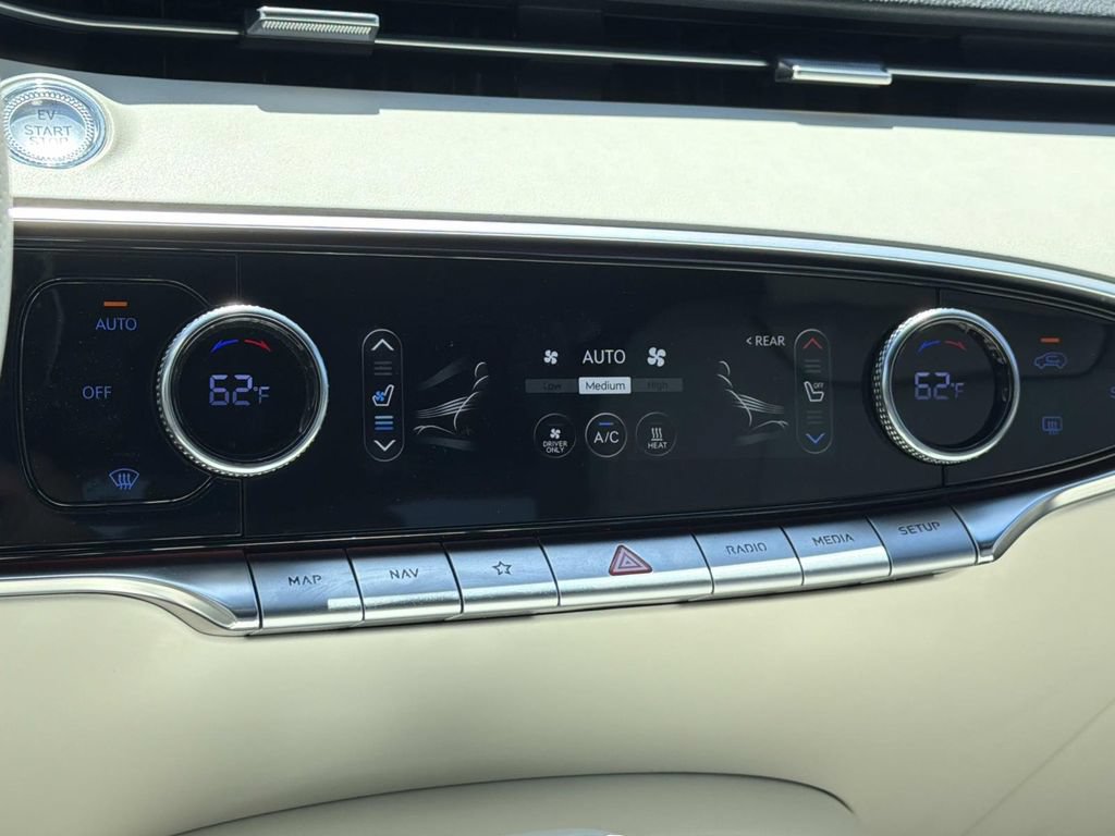 Certified 2023 Genesis Electrified GV70 AWD/4WD image 11