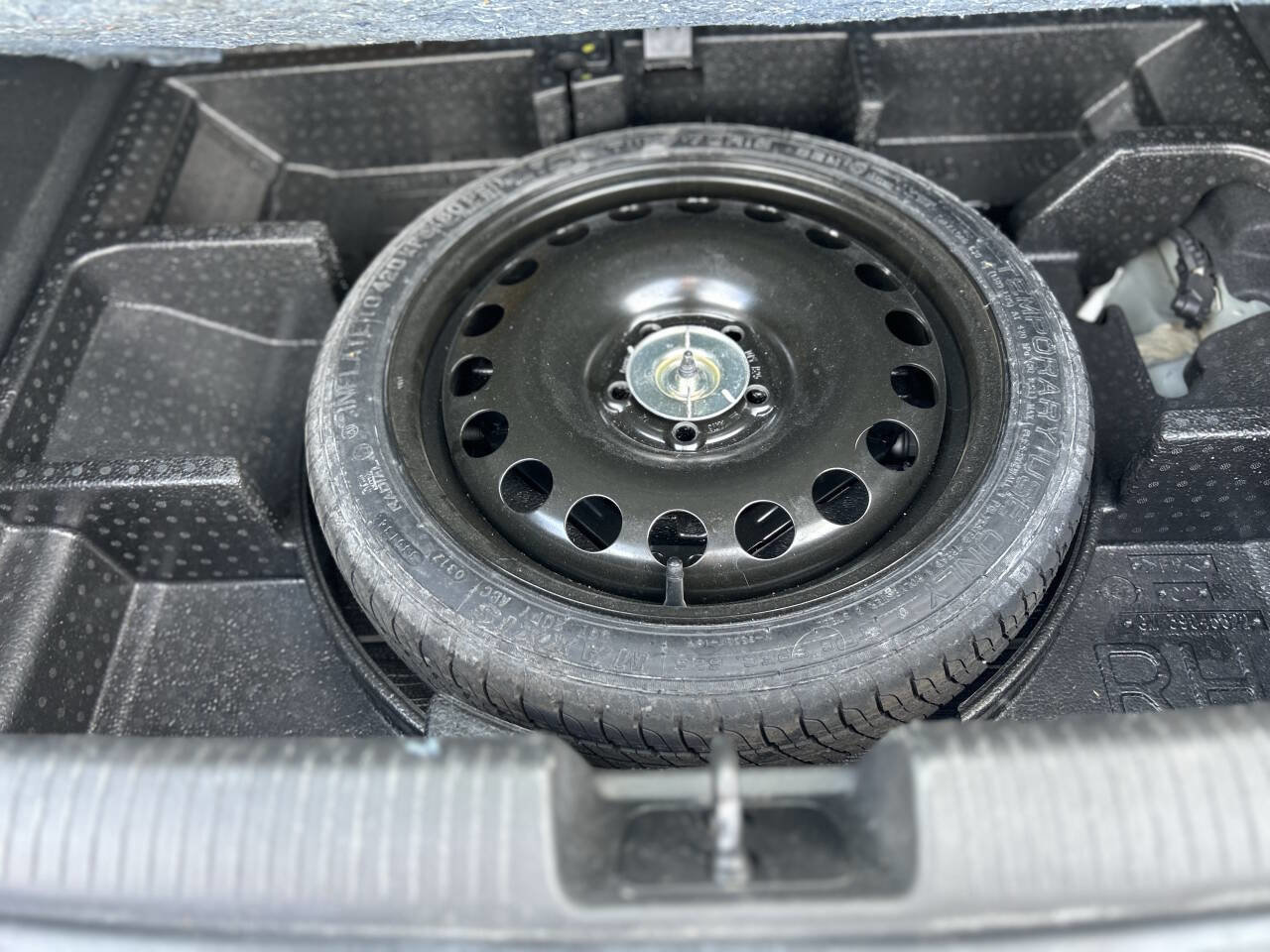 Used 2017 Chevrolet Cruze LT w/ Convenience Package image 19