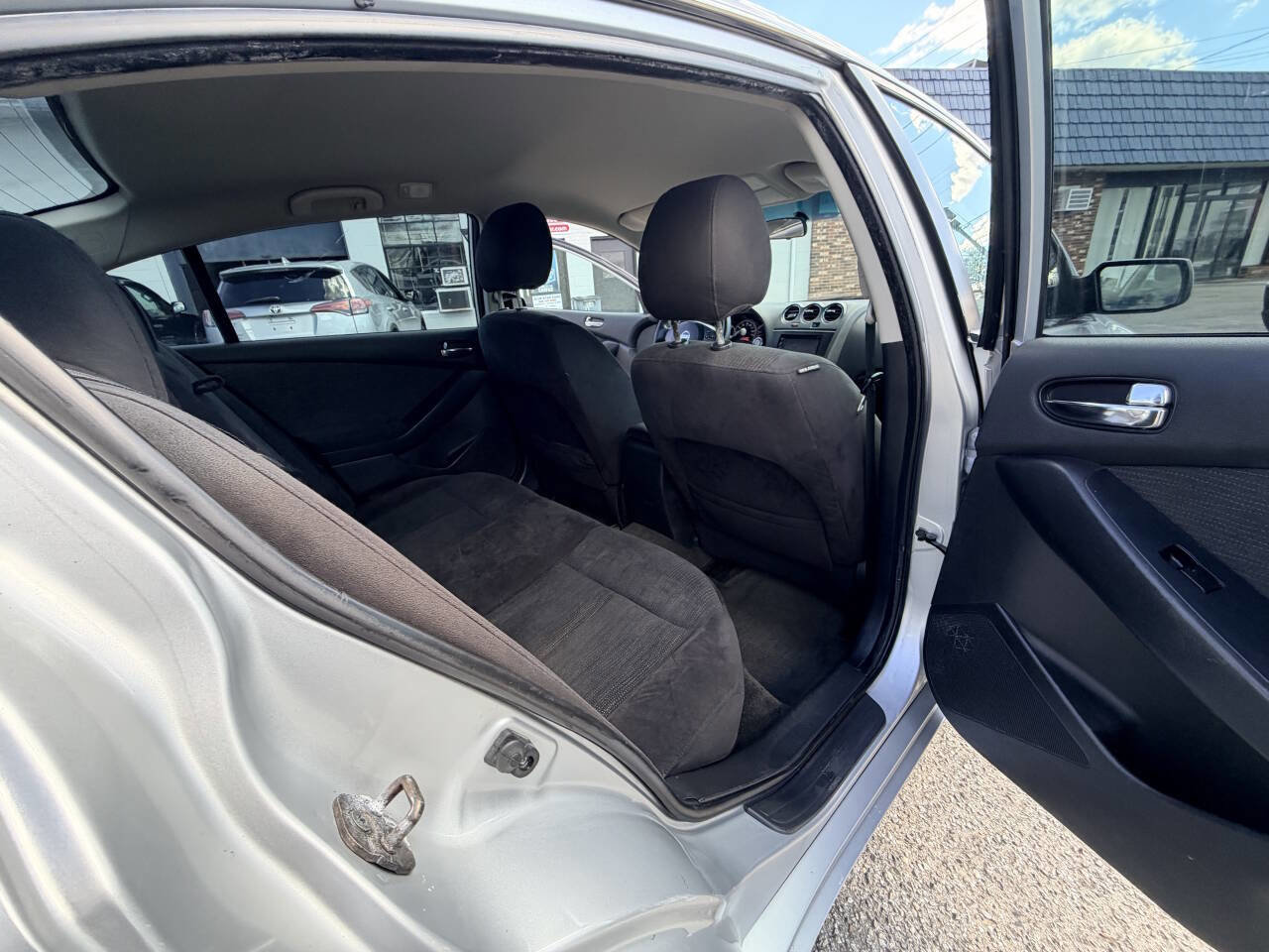 Used 2010 Nissan Altima Hybrid Sedan image 31