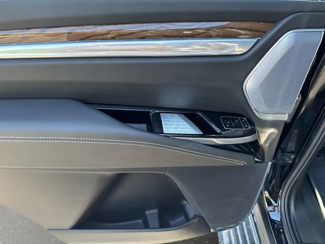 Certified 2025 Cadillac Escalade Sport Platinum w/ LPO, Floor Liner Package AWD/4WD image 12
