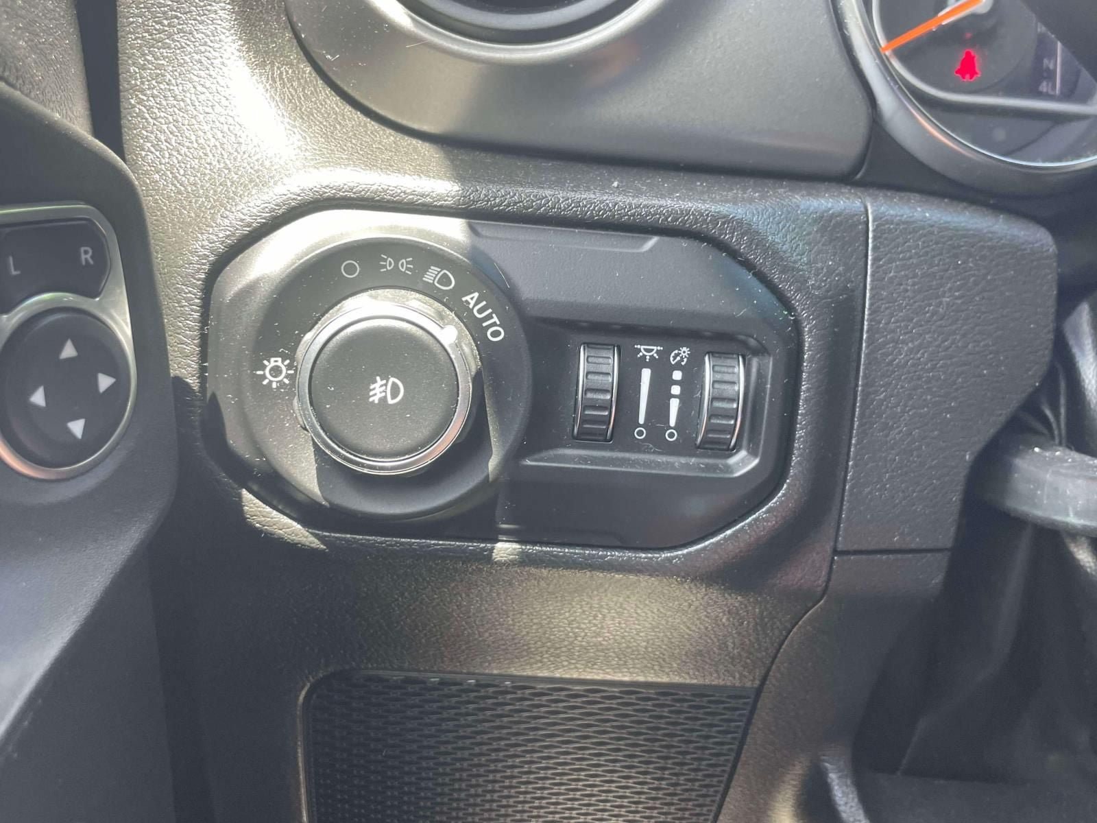 Used 2022 Jeep Wrangler Unlimited Sport w/ Sun And Sound Package AWD/4WD image 19