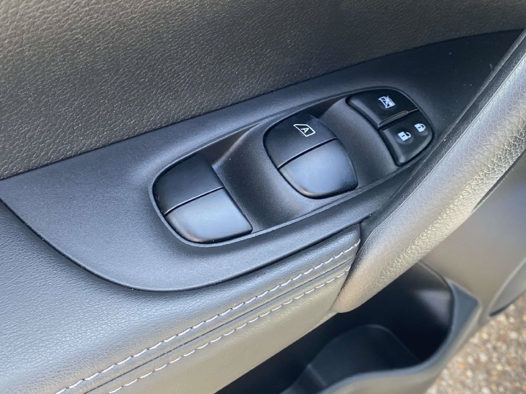 Used 2022 Nissan Rogue Sport SV AWD/4WD image 20
