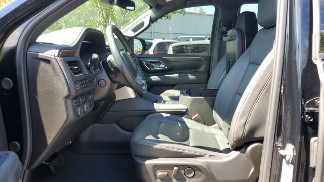 Used 2023 Chevrolet Tahoe Z71 w/ Luxury Package AWD/4WD image 4