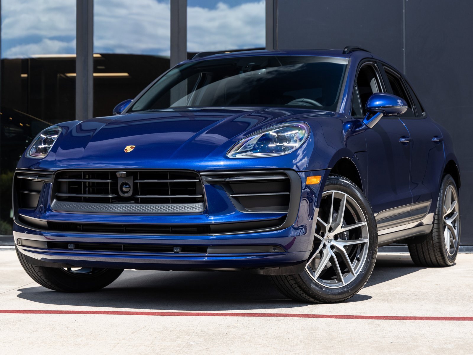 New 2026 Porsche Macan image 1
