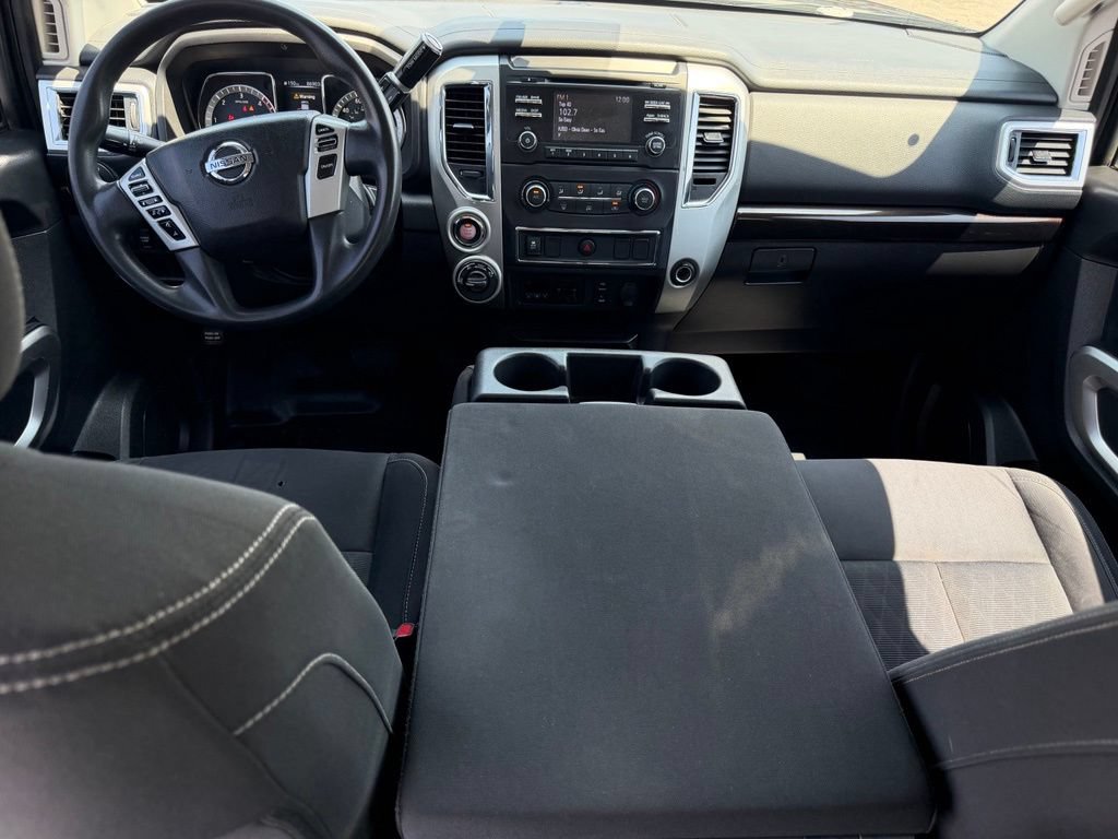 Used 2017 Nissan Titan SV AWD/4WD image 22