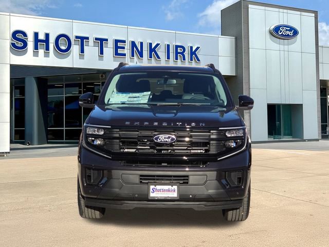 New 2025 Ford Expedition Active image 2