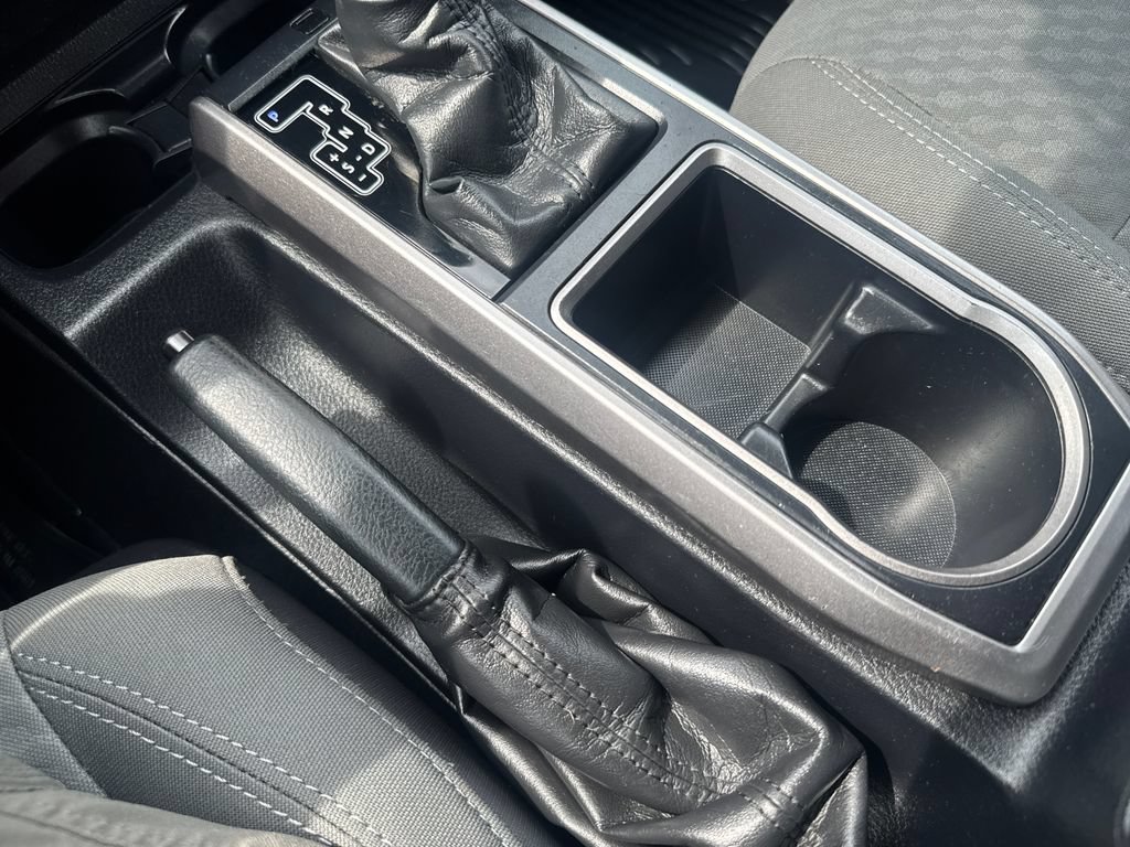 Used 2020 Toyota Tacoma SR5 AWD/4WD image 27