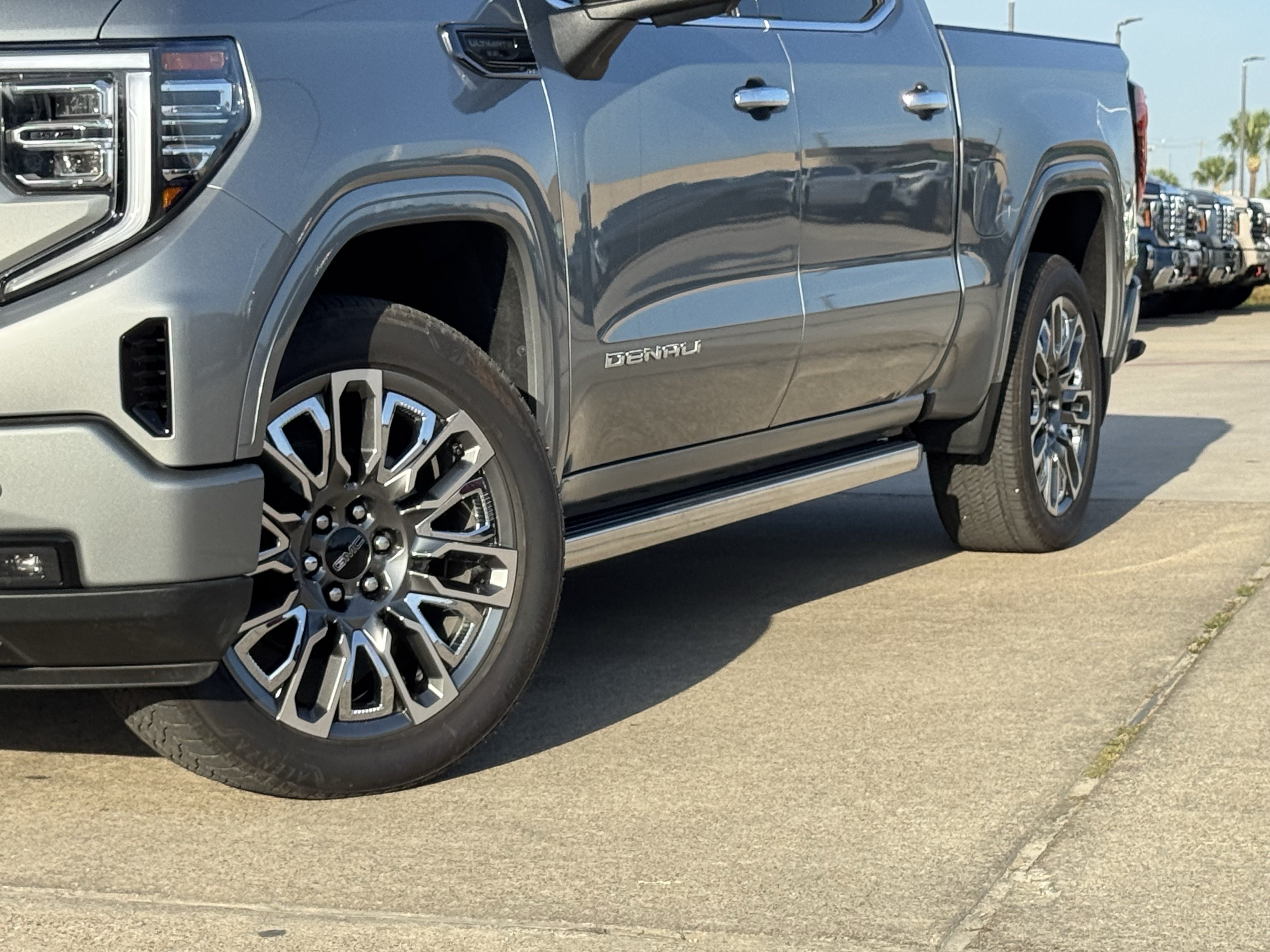 Used 2026 GMC Sierra 1500 Denali Ultimate AWD/4WD image 3