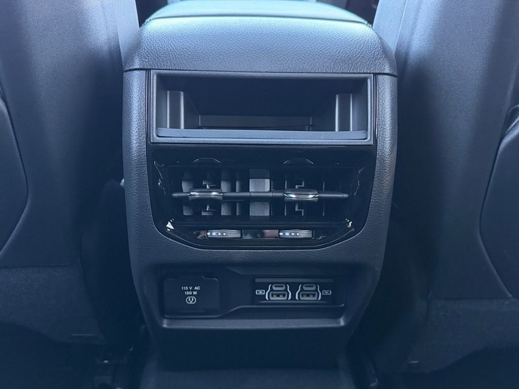 New 2025 Jeep Grand Cherokee Laredo X w/ Luxury Tech Group I image 30