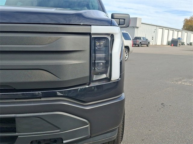 Used 2023 Ford F150 Lightning Pro image 9