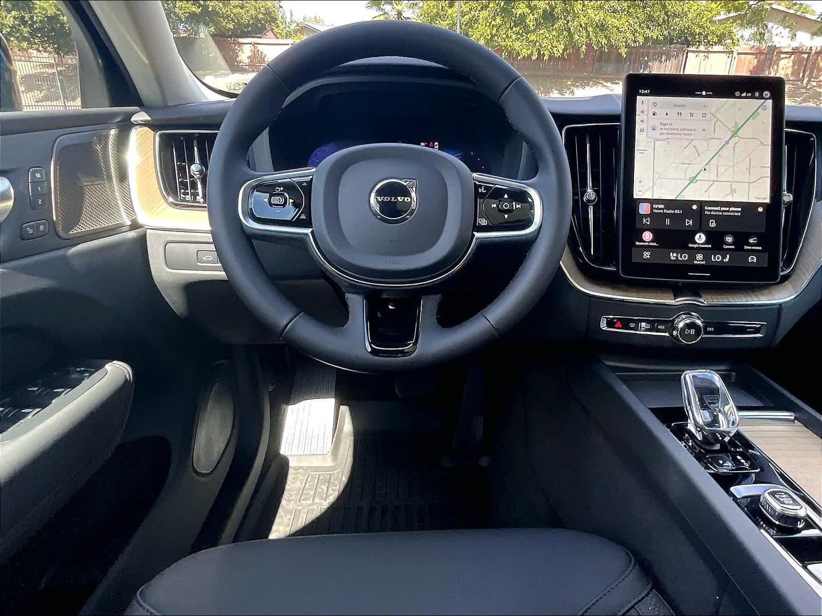 New 2027 Volvo XC60 T8 Plus AWD/4WD image 15