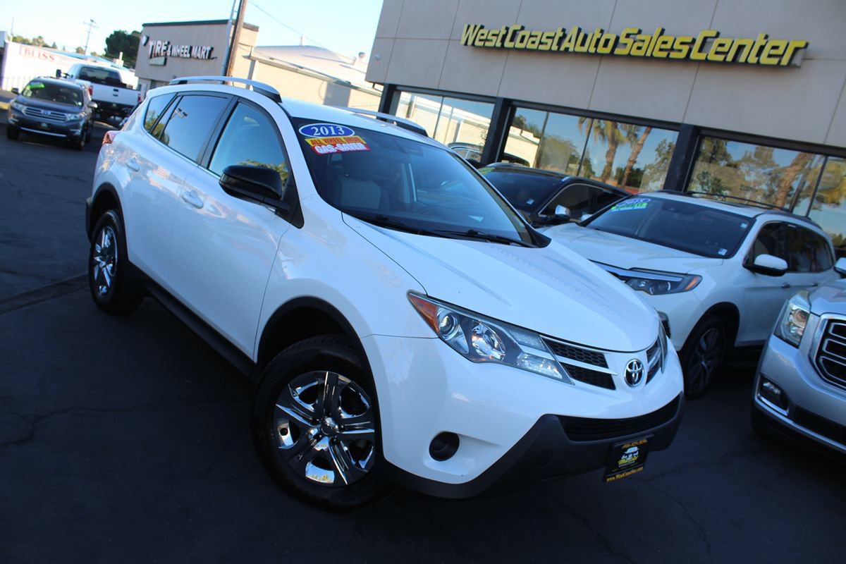 Used 2013 Toyota RAV4 LE AWD/4WD image 30