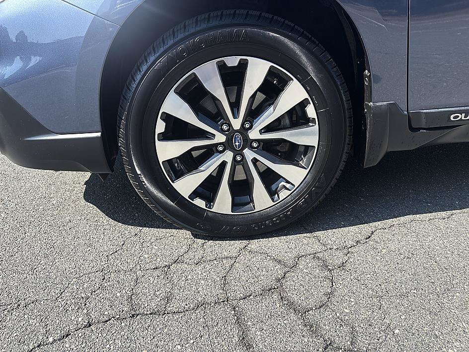 Used 2017 Subaru Outback 3.6R Limited AWD/4WD image 9