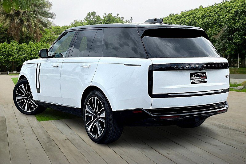 Used 2023 Land Rover Range Rover SE image 12
