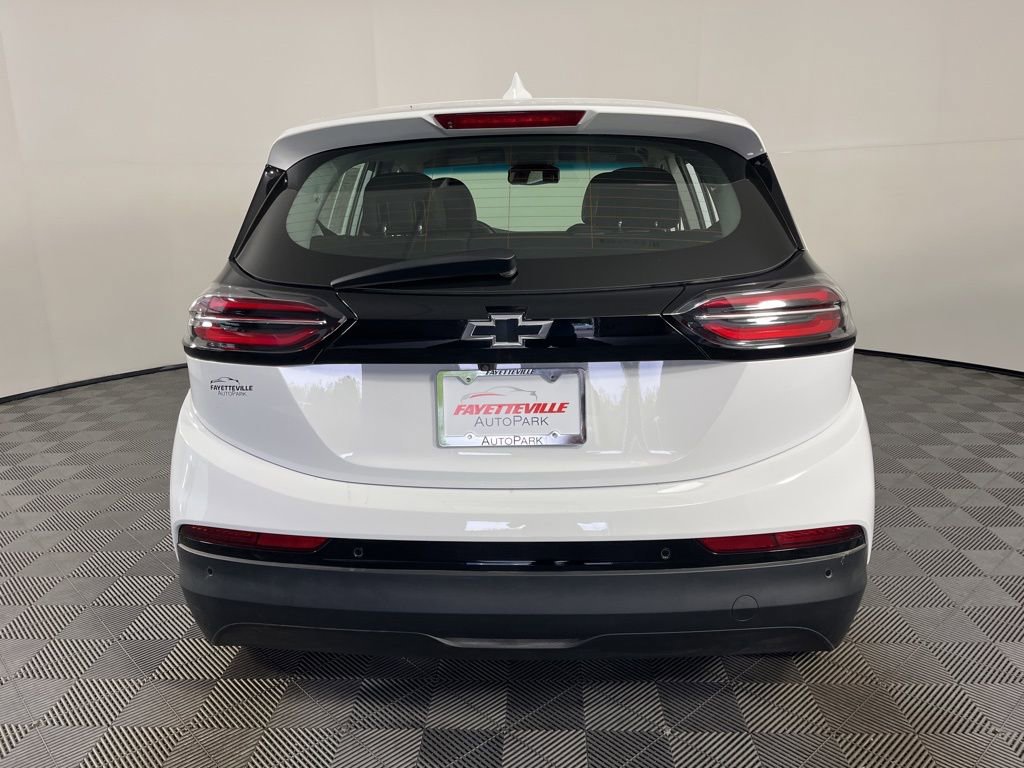 Used 2023 Chevrolet Bolt LT w/ Infotainment Package FWD image 8
