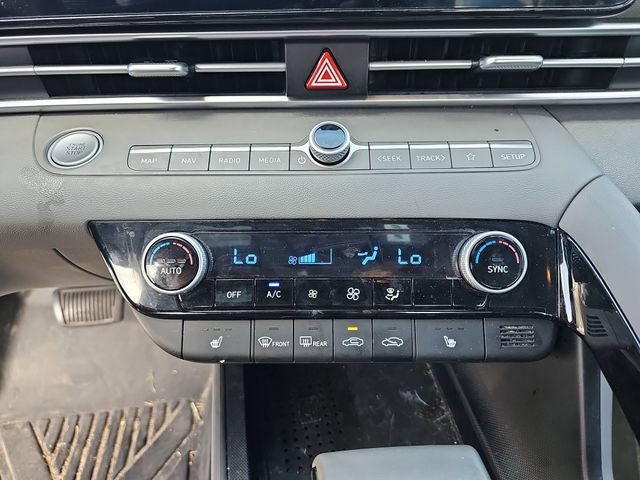 Used 2023 Hyundai Elantra SEL w/ Convenience Package FWD image 21