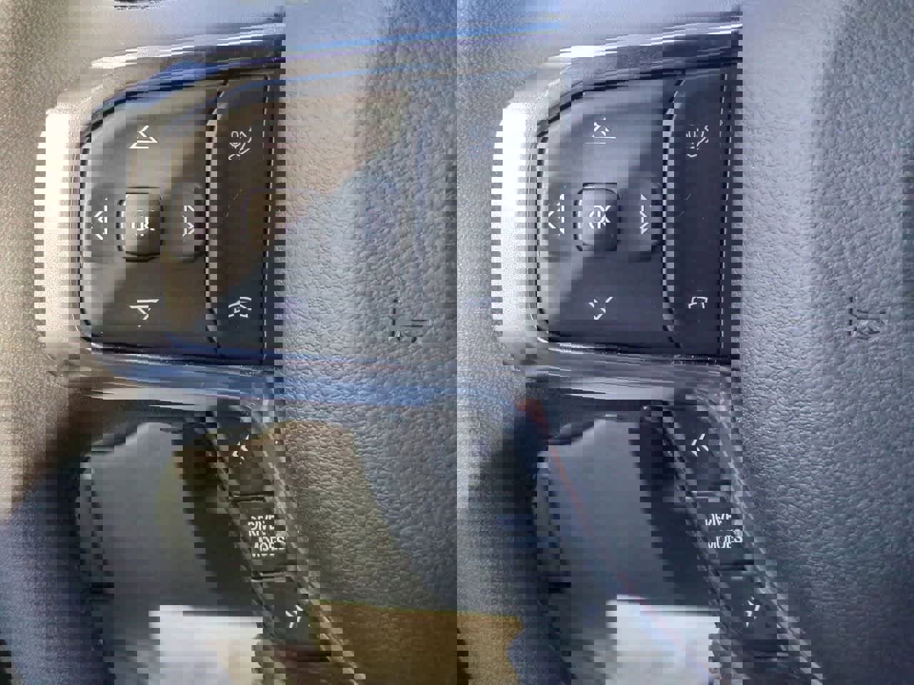 Used 2025 RAM 1500 Laramie image 24