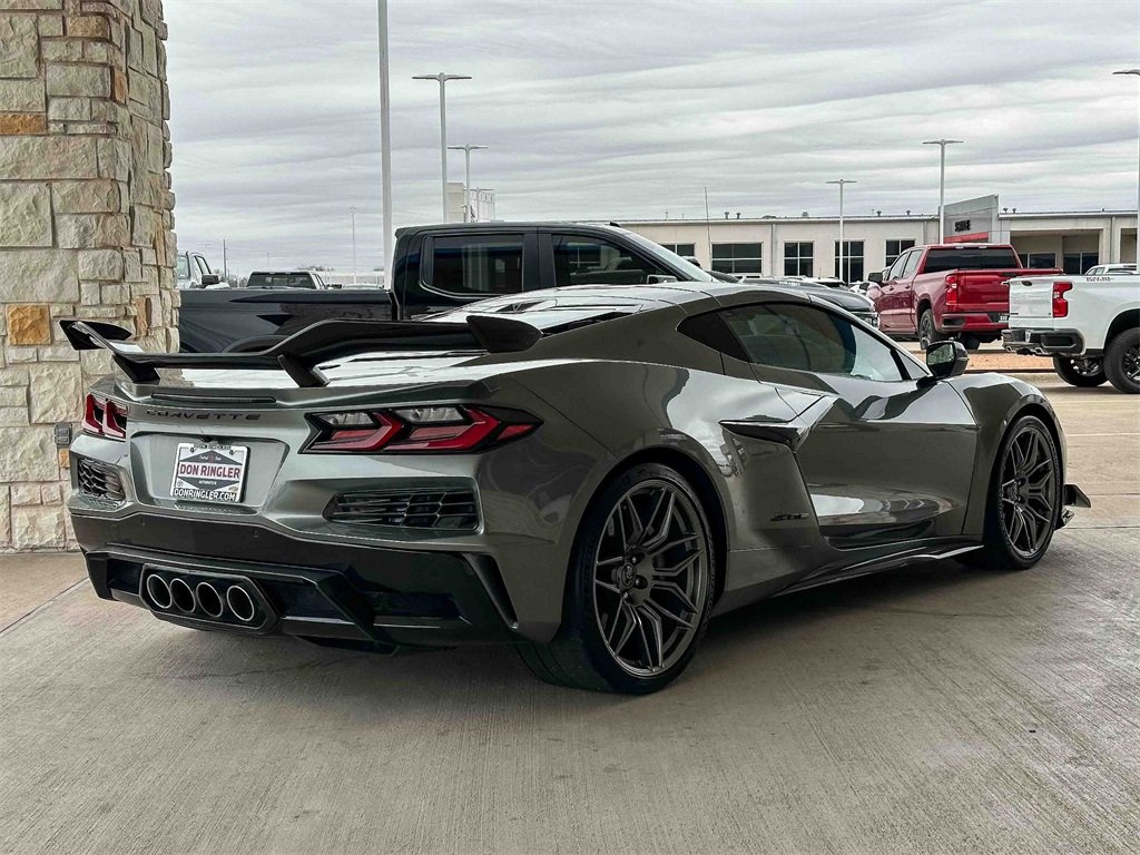 Used 2024 Chevrolet Corvette Z06 w/ Z07 Performance Package image 5
