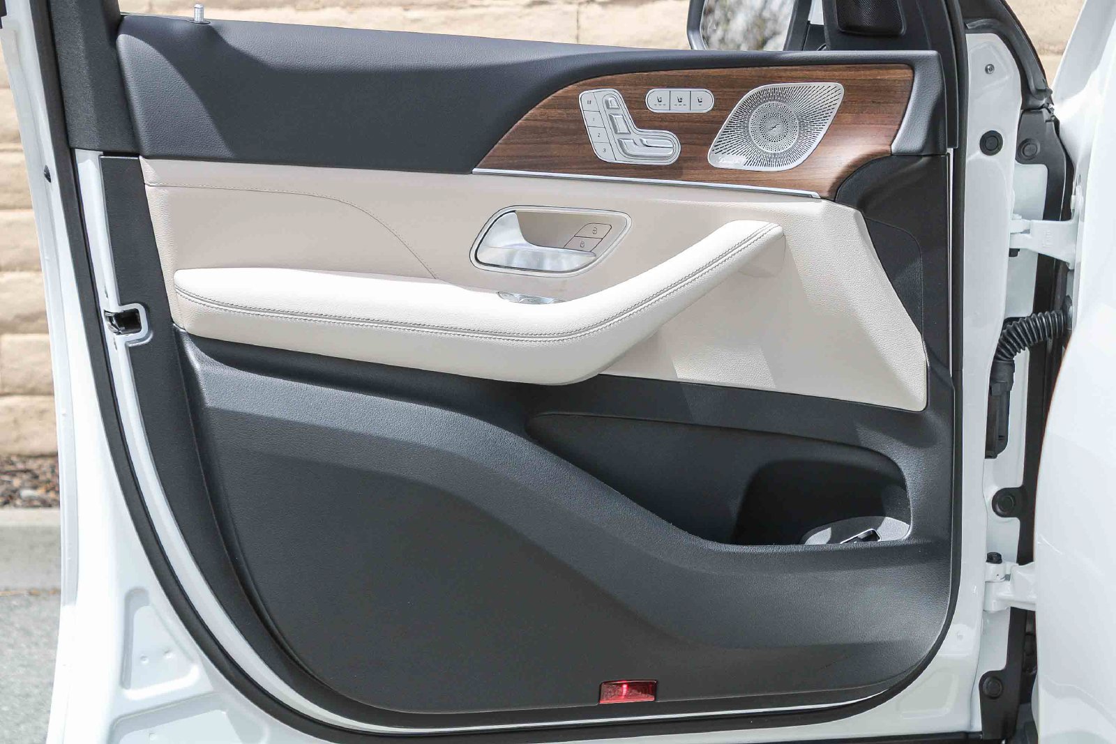 New 2026 Mercedes-Benz GLS 450 4MATIC image 23