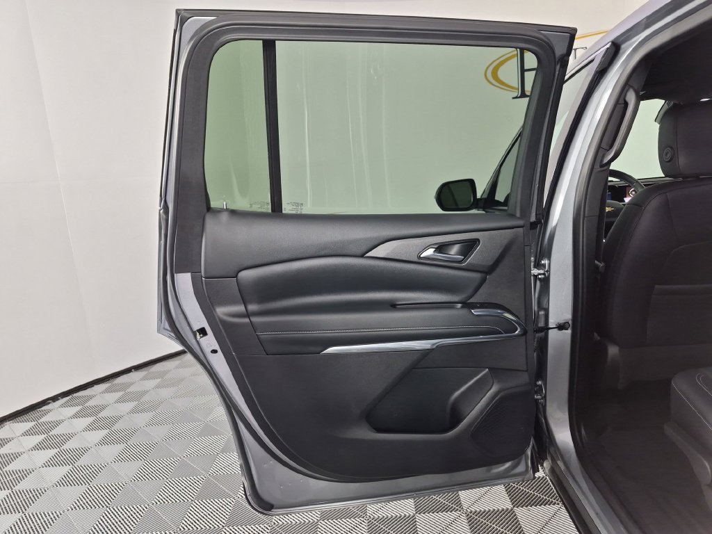Certified 2025 Chevrolet Traverse LT AWD/4WD image 30