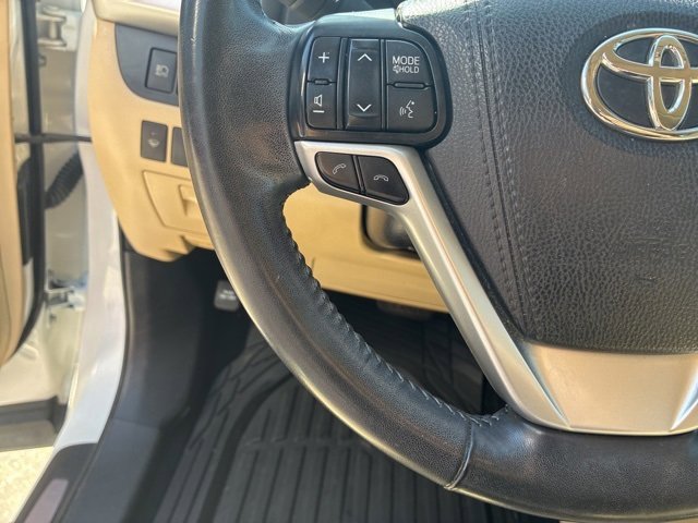 Used 2017 Toyota Highlander Limited image 20