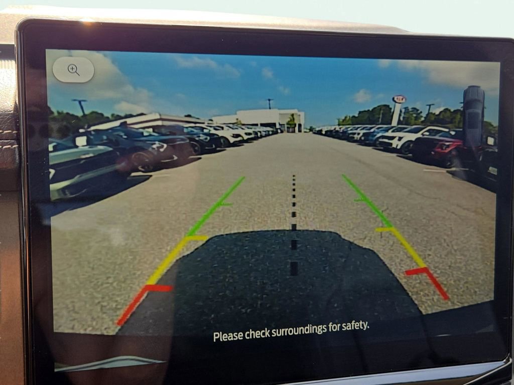 Used 2024 Ford Expedition XLT image 30