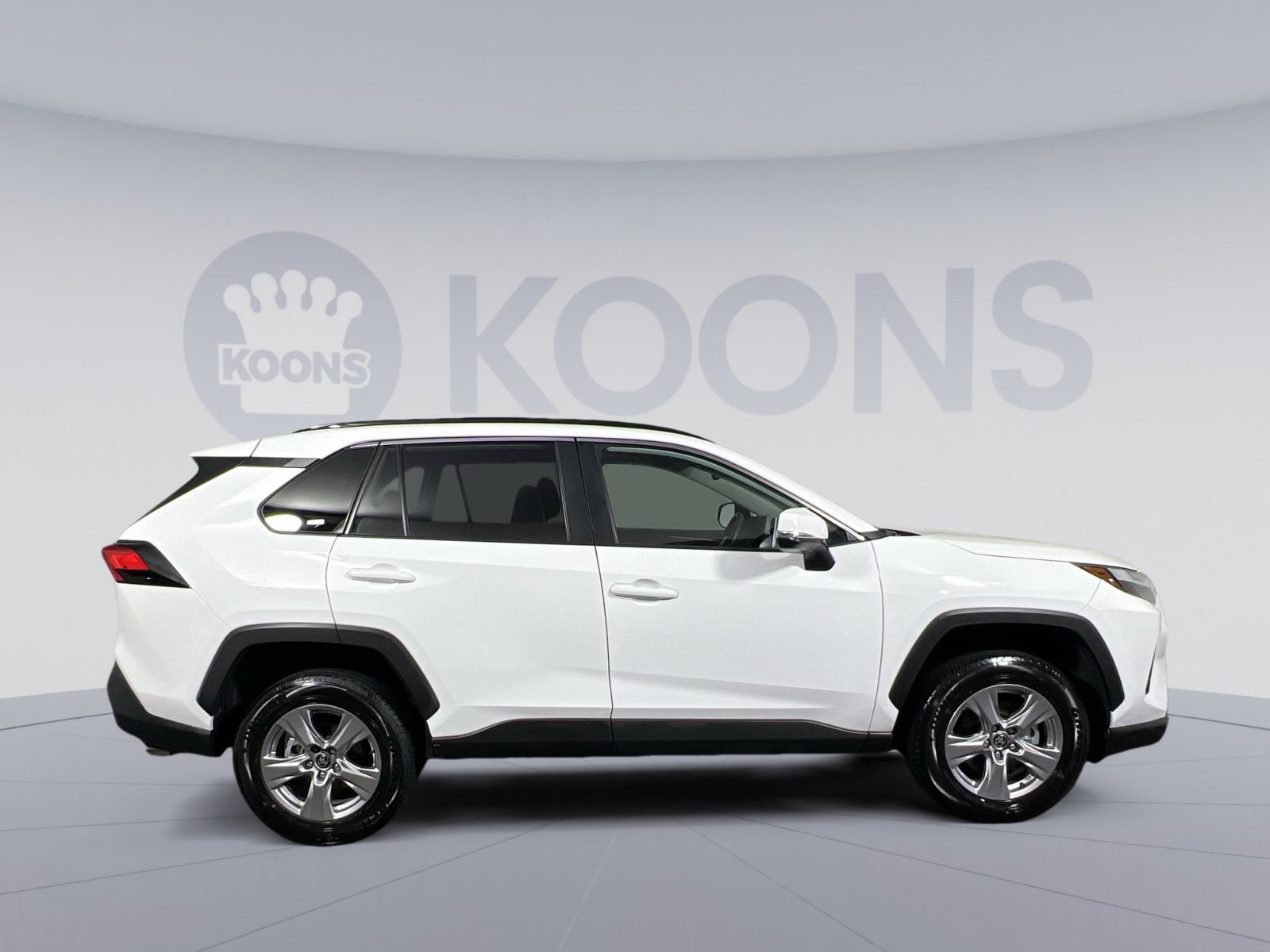 Used 2025 Toyota RAV4 XLE FWD image 12