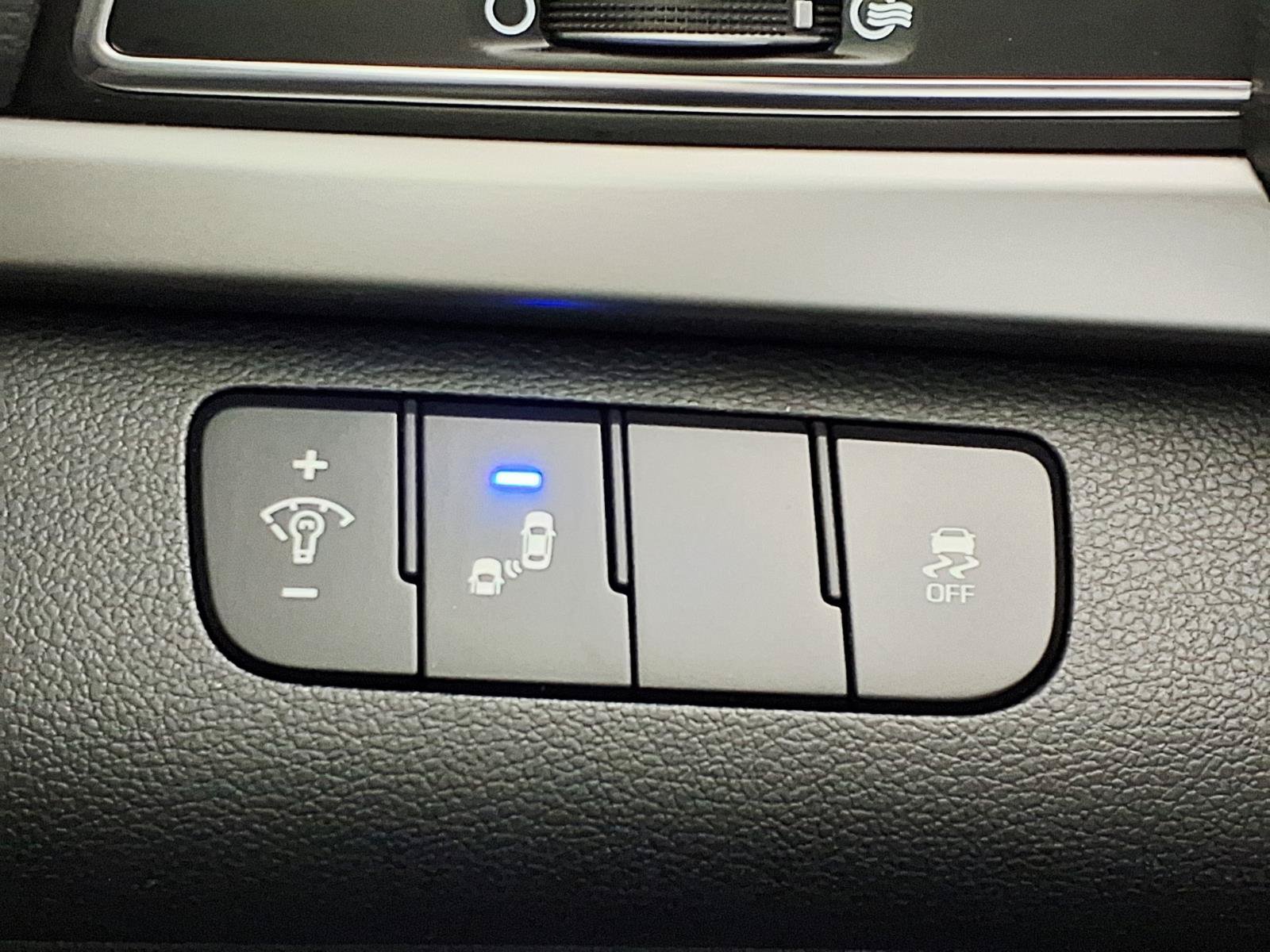 Used 2018 Hyundai Elantra Value Edition w/ Cargo Package FWD image 22