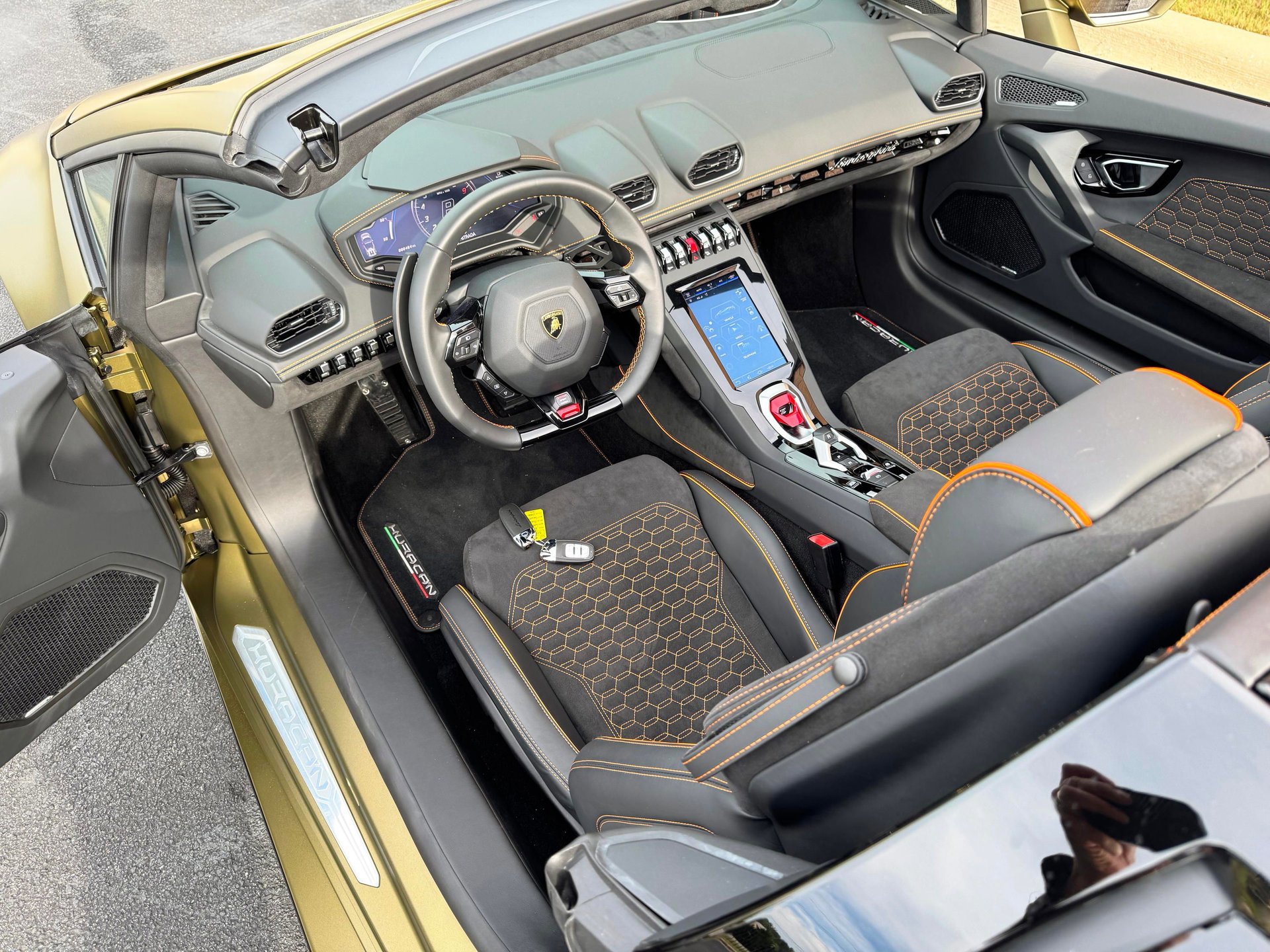 Used 2023 Lamborghini Huracan EVO RWD image 28
