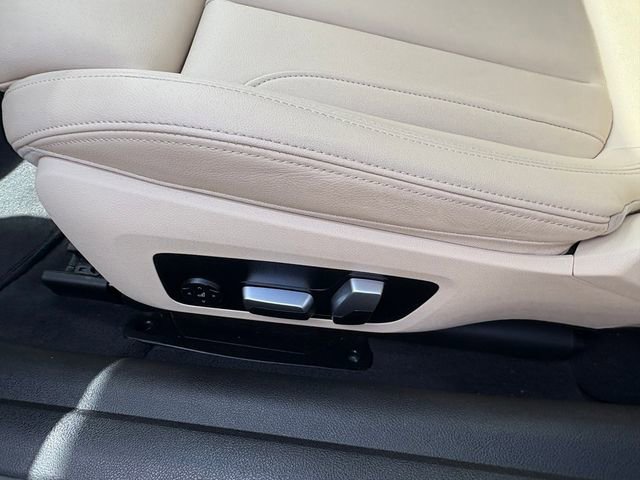 Used 2021 BMW 430i Coupe w/ Convenience Package image 19