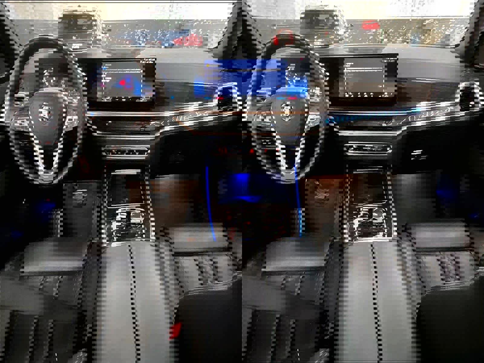 Used 2025 BMW X5 xDrive50e w/ Premium Package image 17