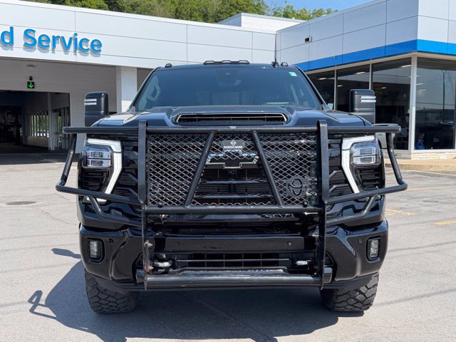 Used 2025 Chevrolet Silverado 3500 High Country w/ High Country Premium Package AWD/4WD image 2