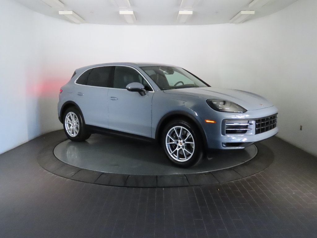 Certified 2026 Porsche Cayenne AWD/4WD image 9