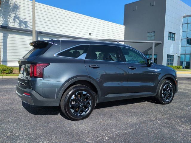 Used 2024 Kia Sorento S AWD/4WD image 5