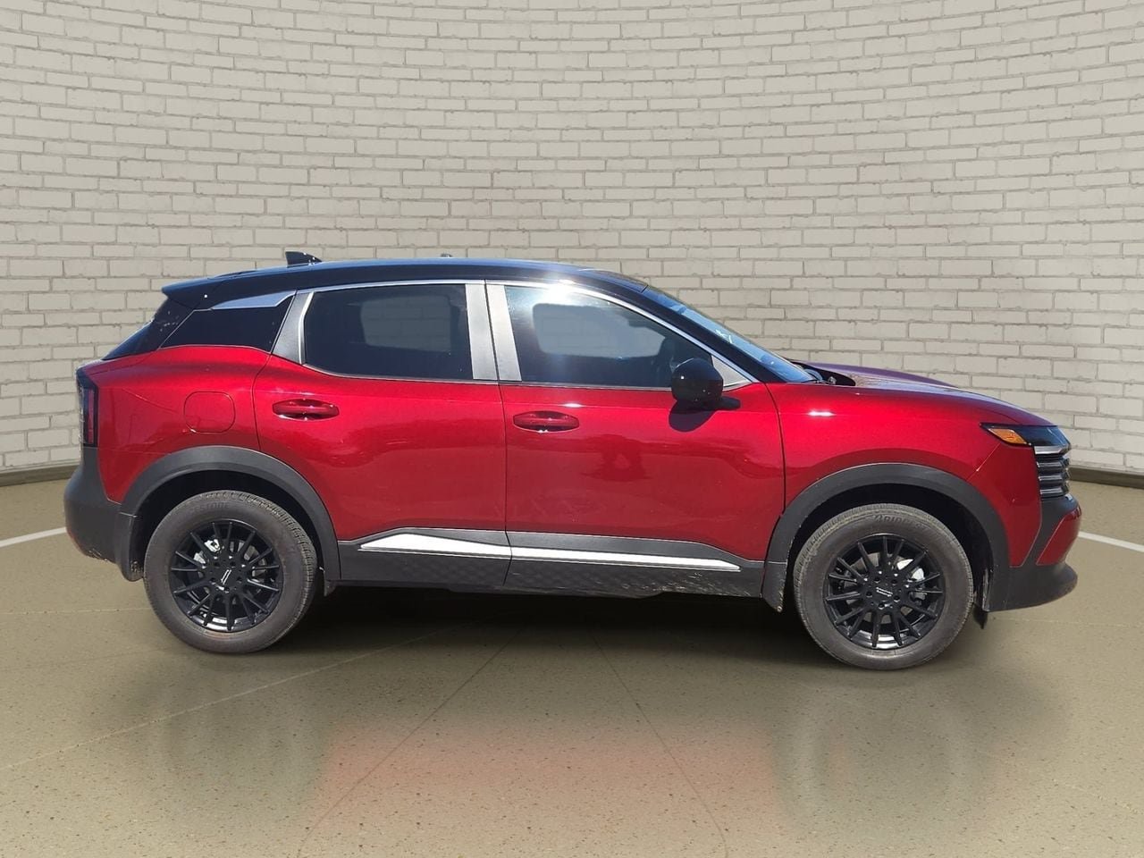 Used 2025 Nissan Kicks SV FWD image 4