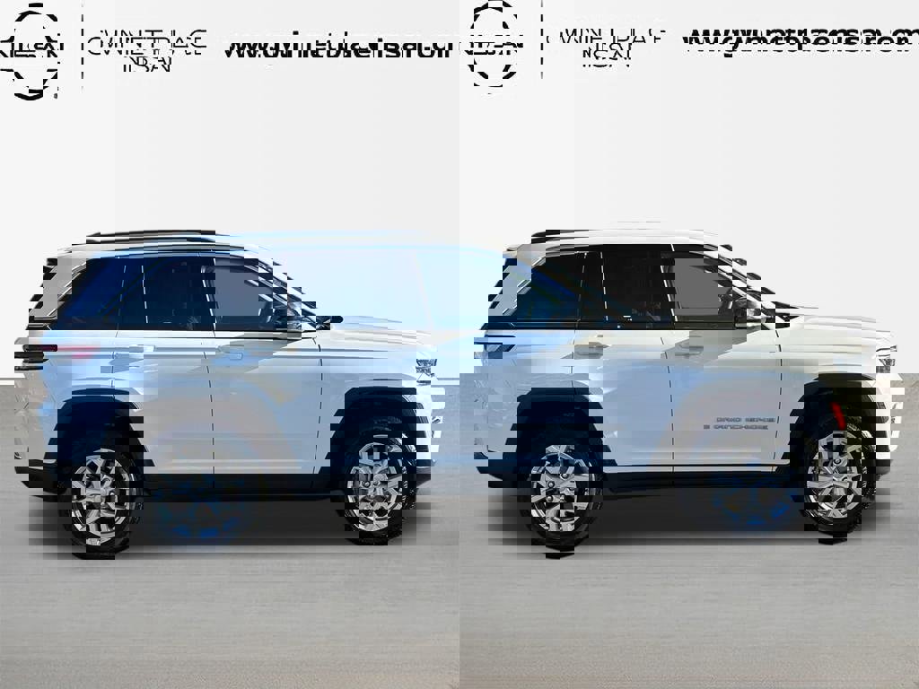 Used 2023 Jeep Grand Cherokee Limited image 8