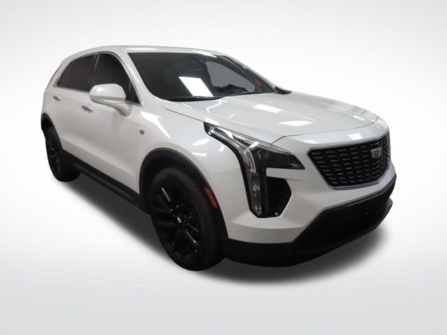 Used 2022 Cadillac XT4 Luxury w/ Cold Weather Package image 8