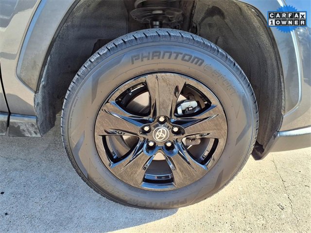 Used 2022 Toyota RAV4 XLE image 9