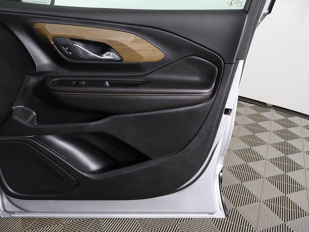 Used 2020 GMC Terrain SLE image 18