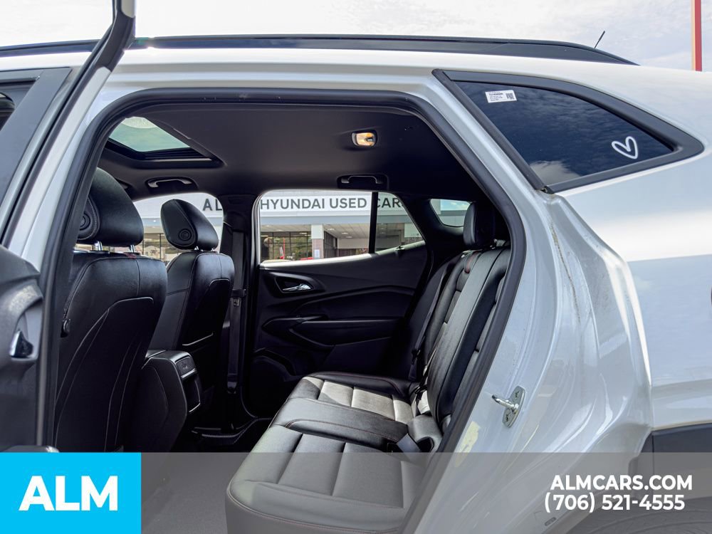 Used 2025 Chevrolet Trax RS w/ Sunroof Package image 18