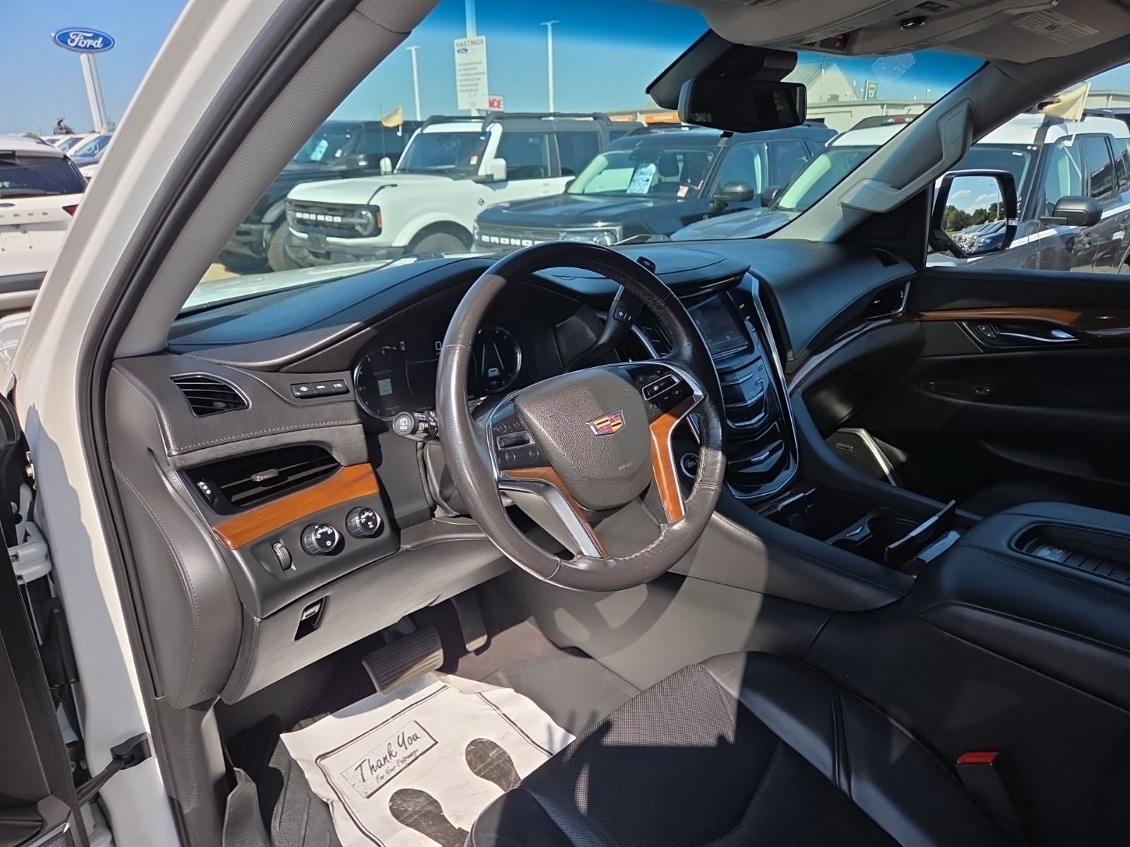 Used 2020 Cadillac Escalade ESV Premium Luxury AWD/4WD image 29