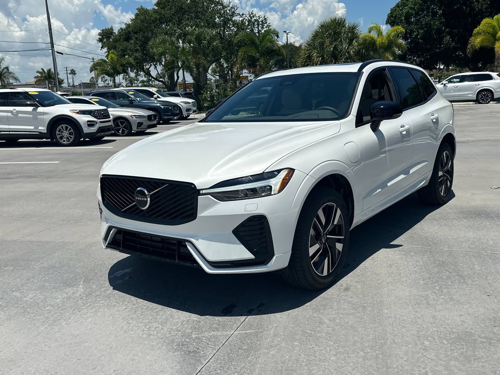 New 2026 Volvo XC60 T8 Core w/ Climate Package AWD/4WD image 3