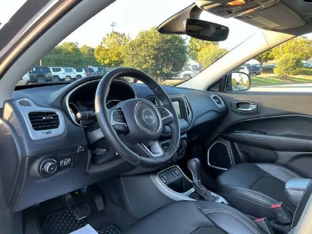 Used 2021 Jeep Compass Latitude w/ Sun and Sound Group FWD image 16