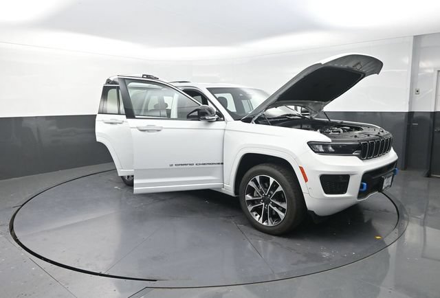 Used 2023 Jeep Grand Cherokee Overland AWD/4WD image 31