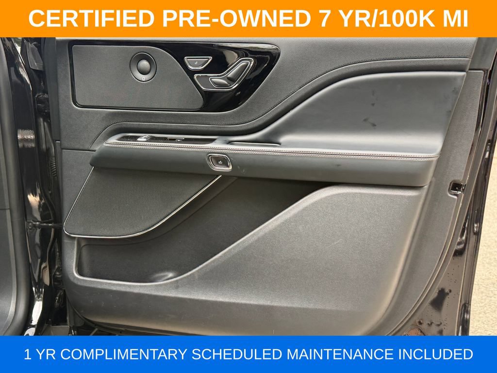 Used 2025 Lincoln Aviator Reserve AWD/4WD image 12