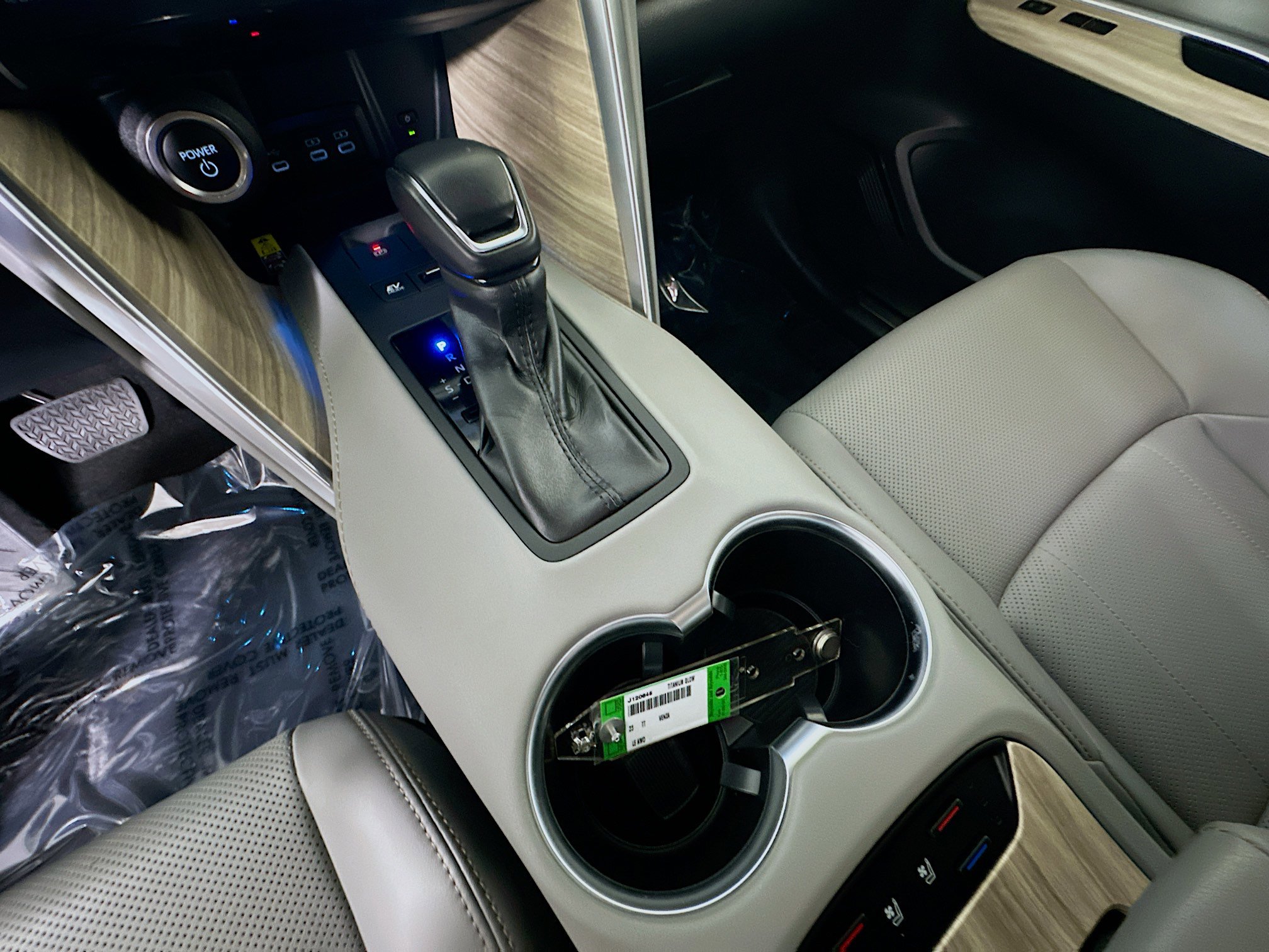 Used 2023 Toyota Venza LE image 22