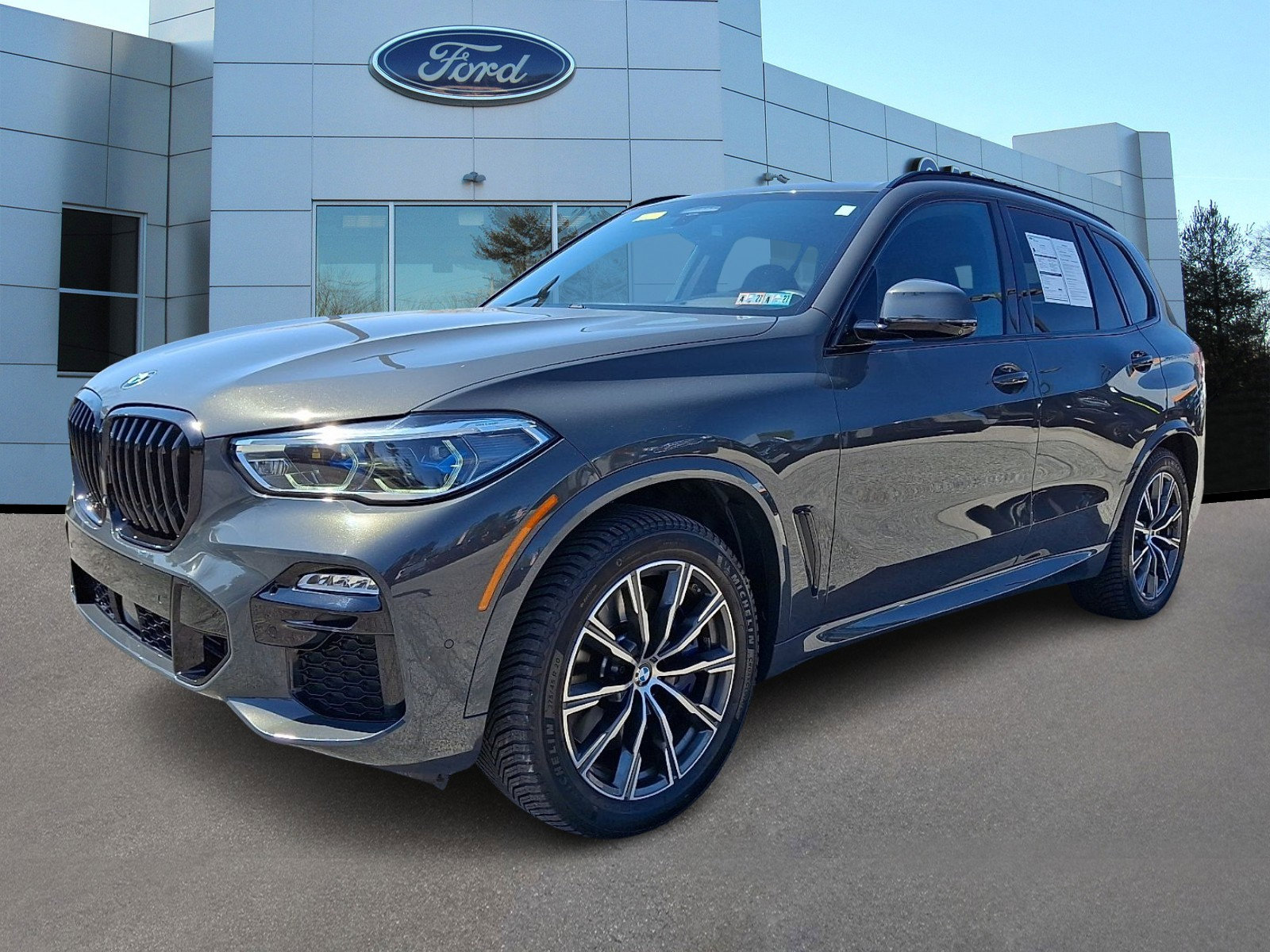 Used 2021 BMW X5 M50i w/ Executive Package image 4
