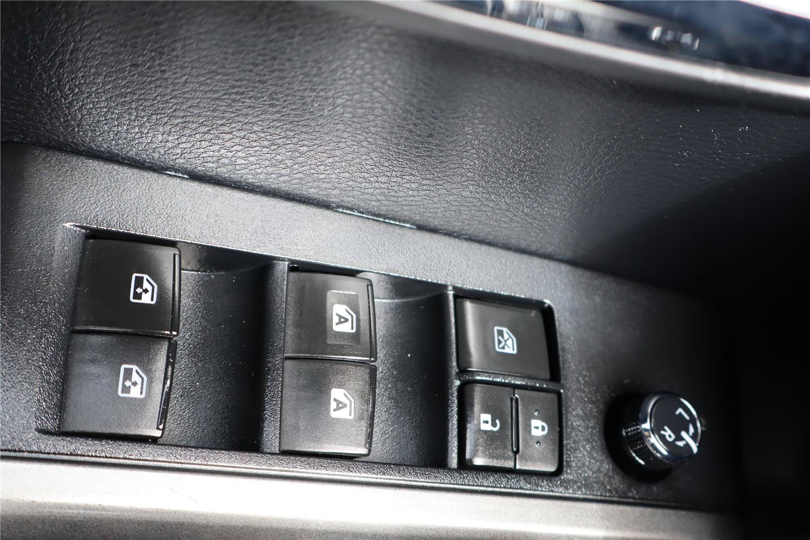 Used 2018 Toyota Tacoma Limited AWD/4WD image 14