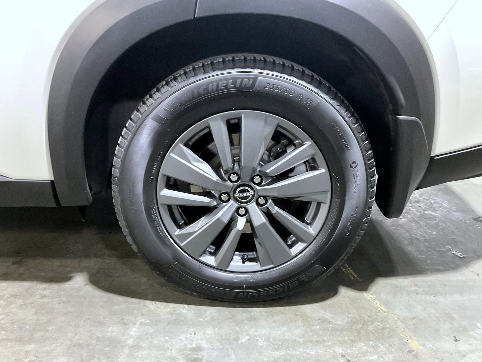 Used 2024 Nissan Pathfinder SV w/ Lighting Package (N92) image 24